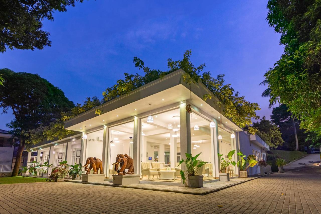 Waters Spring Hotel Kandy Kültér fotó